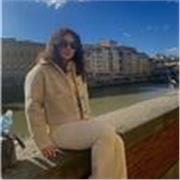 Laureata in Lingue e Culture Straniere impartisce lezioni in inglese per studenti scuole superiori