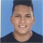 Profesor de inglés enseña a niños y jóvenes de manera dinámica y entretenida