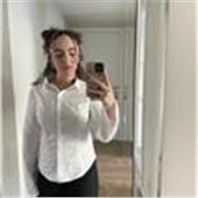 Profesora de inglés con un nivel b1 certificado por Cambridge, y me gustaría impartir clases a niñ@s pequeños.