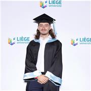 Professeur passionné de mathématiques et de sciences en général, je propose des cours personnalisés pour tous niveaux