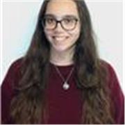 Estudiante con título en inglés B2 First Certificate (Cambridge).