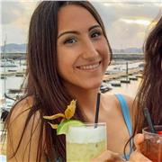 Me dedico a ser canguro ademas de dar clases de apoyo