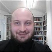 Laureato con lode in lingue e letterature classiche, insegno da 5 anni