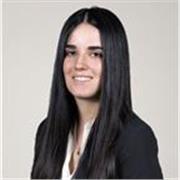 Profesora de piano apta para impartir clases de este instrumento, teoría musical o música de cámara para niveles elemental o medio