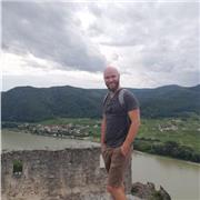 Englisch Muttersprachler, der Erwachsene aller Altersgruppen helfen möchte.