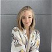Profesora joven titulada con experiencia para dar clases de inglés y arte en todas sus formas! 