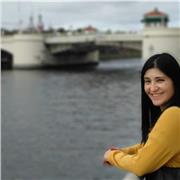 Profesora de Ingles dicta clases a ninos y adultos, como refuerzo escolar o para aprender