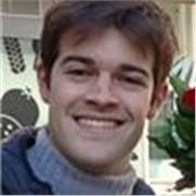 Laureato in Lingue straniere (inglese, francese e tedesco) offre lezioni online di inglese, tedesco, francese e italiano