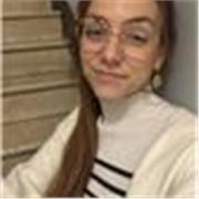 Studentessa di lingue all'ultimo anno propone lezioni di inglese online per scuola media, liceo e università