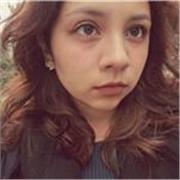 Profesora de Filosofía imparte clases para estudiantes de secundaria o de academia