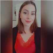 Studentin bietet Nachhilfe für Grundschule und Weiterführende Schule