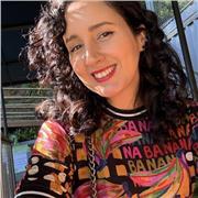 I am an experienced English tutor with a background in Applied Linguistics, dedicated to making language clear and accessible