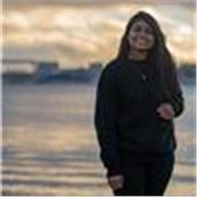 Profesora de inglés como lengua extranjera con experiencia en la enseñanza de inglés a estudiantes de diferentes niveles y edades.