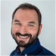 Spezialist für agile Transformationen, zugleich erfahrener Individualreisender Hochschuldozent, Trainer und Ausbilder