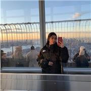 Me llamo Aya, doy clases de Español y hablo Francés, Inglés y Árabe Dariya.