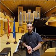 Estudiante del Conservatorio Superior en su último año imparte clases de lenguaje musical, armonía y contrapunto