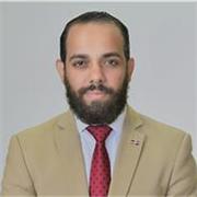 Profesor titulado en derecho, muy capacitado y dedicado.