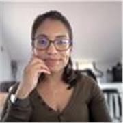 Profesional con nivel de inglés B2-C1 y experiencia impartiendo clases de inglés más de un año a nivel básico a adultos