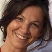 Professeur particulier donne cours d'économie, RSE et développement durable