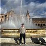 Hablador Nativo de inglés de los Estados Unidos estudiando de extranjero, disponible en línea o en persona. 