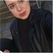 Estudiante de Grado en Lengua y Literatura inglesas con alto nivel de inglés. 