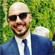 Dottore in legge impartisce lezioni di diritto