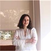 Soy abogada en ejercicio y doy clases desde un punto de vista práctico y dinámico de la profesión adaptadas al nivel de cada alumno. 