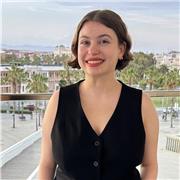 Clases de inglés con una profe joven y atenta