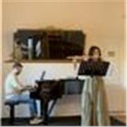 laureanda al conservatorio in flauto traverso impartisce lezioni di: solfeggio, teoria, intonazione, composizione e flauto travers