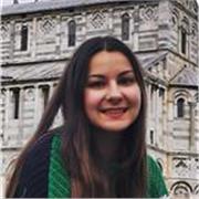 Doy clases de Español para Extranjeros, tengo el máster en Enseñanza de Español para extranjeros. Disponibilidad por las tardes