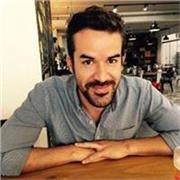 Profesional en marketing y comunicación con más de 20 años de experiencia liderando estrategias integrales de marketing.