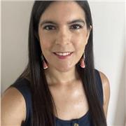 Enseño inglés a todas las edades. Soy profesora titulada, con certificaciones internacionales. Fui la numero uno de mi generación. Soy Chilena pero viví en Estados Unidos. Tengo 11 años de experiencia y hace 4 años me dedico 100% a la enseñanza personaliz