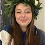 Ragazza laureata e studentessa in specializzazione offre ripetizione e aiuto compiti per tutte le materie umanistiche o di semplice studio per ogni età. Da elementari a superiori