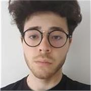 Studente universitario di biotecnologie con conoscenze avanzate di biologia e generale di materie scientifiche