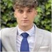 Estudiante universitario con nivel de ingles bilingüe y habiendo vivido e Estados Unidos