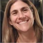 English academic tutor with solid experience in international examinations, academic writing and teacher training