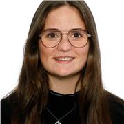 Profesora de clases de repaso de Primaria con experiencia imparte clases a niños de todas las edades