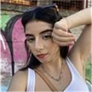Studentessa Universitaria impartisce lezioni di spagnolo