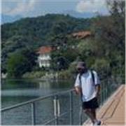 Learn English online with confidence through friendly and practical lessons
