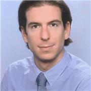 Französisch-Tutor für alle Altersgruppen. 
Erklärungen auf Französisch, Deutsch oder Englisch, je nach Bedarf.