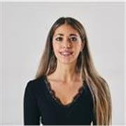 Sono una ballerina professionista e insegnante di danza classica e contemporanea, diplomata alla Iwanson international school of contemporary dance di Monaco di Baviera. Offro lezioni di danza classica e contemporanea per bambini e adulti in italiano e/o