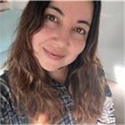Me defino como una persona cercana, paciente y comprometida con el aprendizaje.