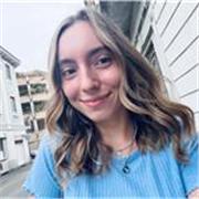 Laureata in Interpretariato e attuale studentessa magistrale di Scienze Politiche