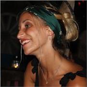 Laureata in lingue e in comunicazione, sono aperta a ogni richiesta per poter trasmettere al meglio le mie conoscenze