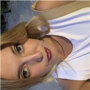 Docente di lingue, impartisce lezioni di inglese e francese