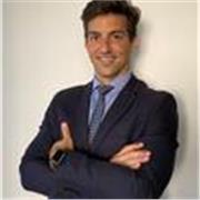    Líder ejecutivo formando directivos que buscan transformar equipos, organizaciones y resultados.