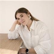 Profesora titulada en filosofía con experiencia en preparación de selectividad con una nota media de 8.