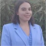 Licenciada en Administración y Dirección de empresas y Derecho
