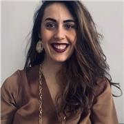 Laureata in Biologia impartisce lezioni di Matematica (per scuole secondarie di I e II livello) e Biologia