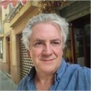 Escritor, editor, profesor de inglés, treinta años de experiencia, ofrece clases o consultoría para perfeccionar su nivel